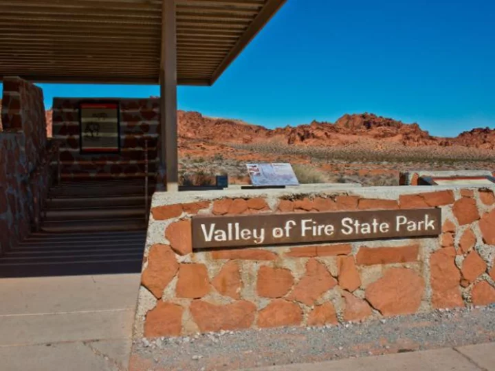 2 hikers found dead in Nevada's Valley of Fire State Park