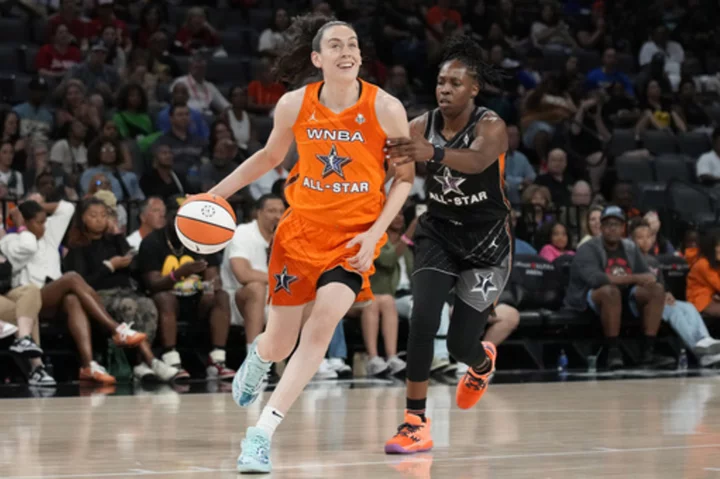 Breanna Stewart sets WNBA record with 3rd 40-point game this season, Liberty beats Fever 100-89