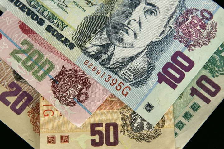 Peru May Issue New Sol Bonds in 2023 After $2.5 Billion Deal