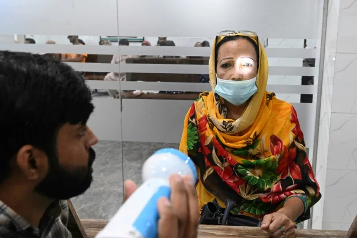 56,000 Pakistan schools shut over eye virus outbreak