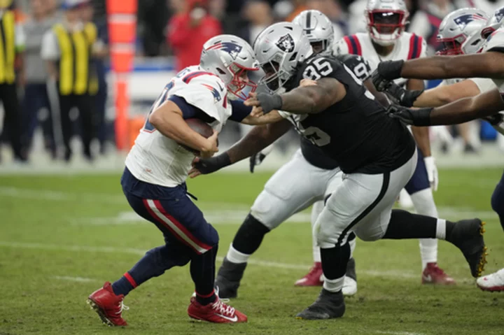 Struggling offense, costly mistakes continue to haunt Patriots in 21-17 loss to Raiders