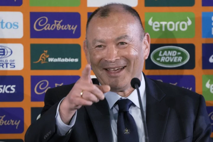 Eddie Jones turns to mind games as winless Wallabies face unbeaten All Blacks in Bledisloe Cup