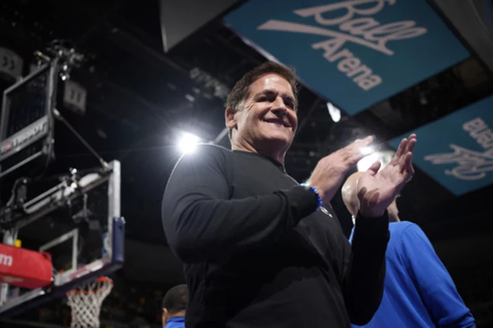 Mavs' Mark Cuban working on $3.5B sale to family that runs Las Vegas Sands casino, AP source says