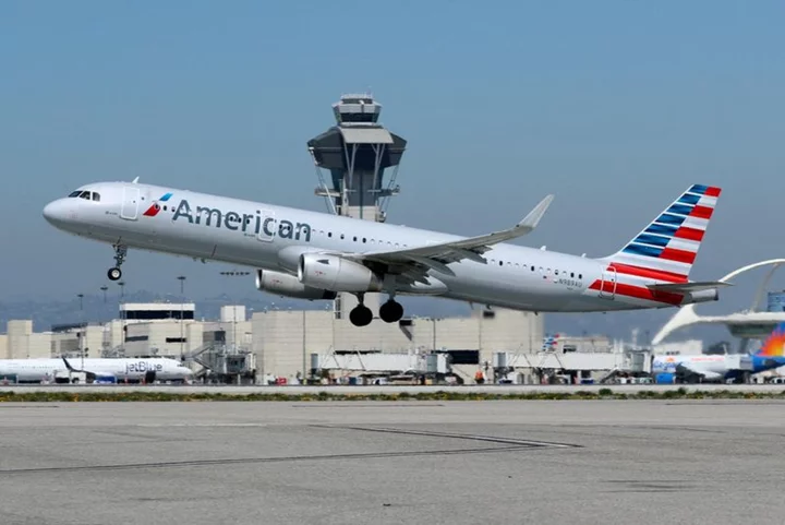 American Airlines pilots reach agreement on new contract