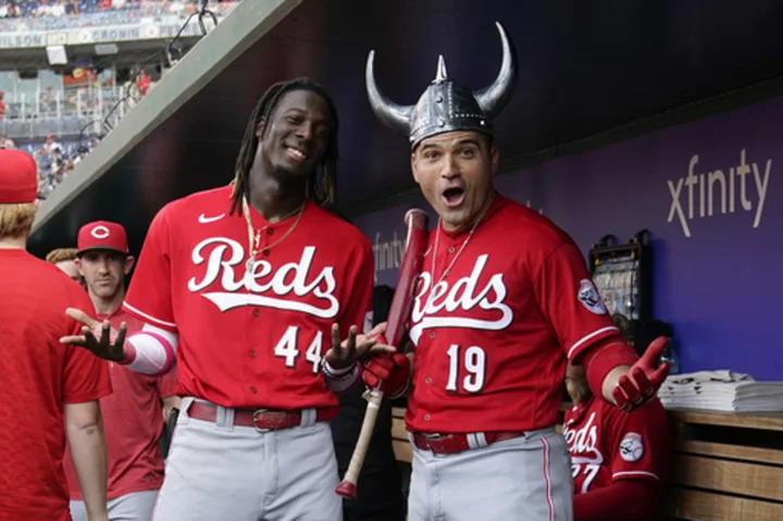 De La Cruz hits long homer with knob cover as Cincinnati Reds beat Washington Nationals 9-2