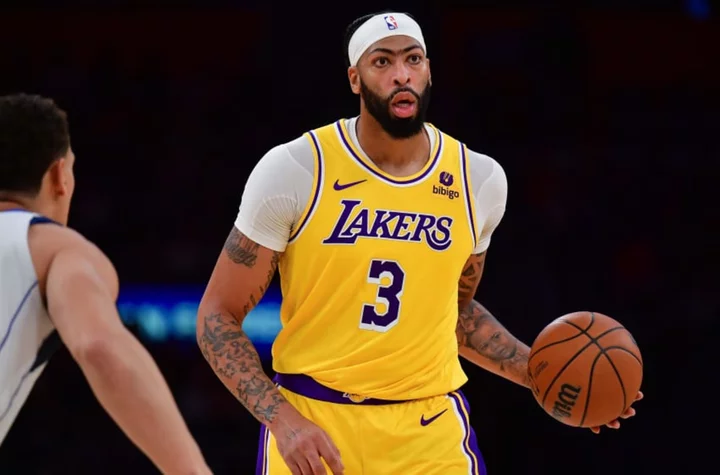 Is Anthony Davis playing tonight? Latest injury update for Lakers vs. 76ers