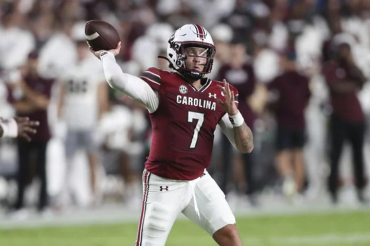 Rattler keeps hot hand, leads South Carolina over Mississippi State 37-30