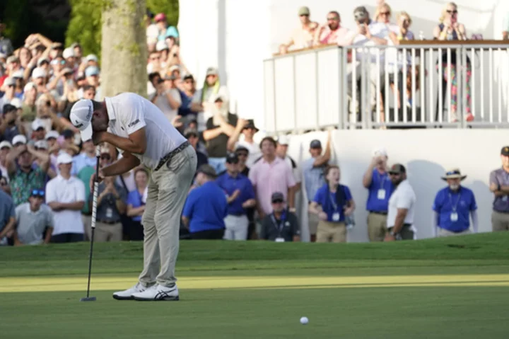 Glover makes it 2 in a row by winning FedEx Cup opener in a playoff over Cantlay