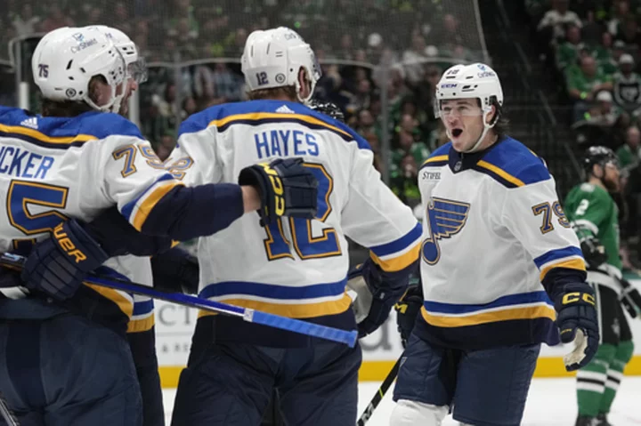 Stars edge Blues 2-1 in a shootout in the teams' season opener