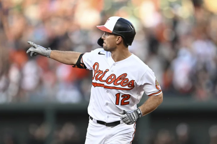 Orioles score 7 runs in 1st inning, pound the Yankees 9-3 to stay 1 1/2 games up in AL East