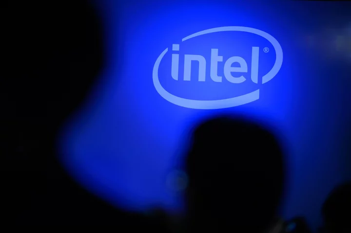 Intel to Call Off $5.4 Billion Tower Deal Without Chinese Approval