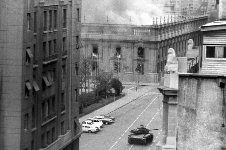 Chile marks military coup as divisions continue