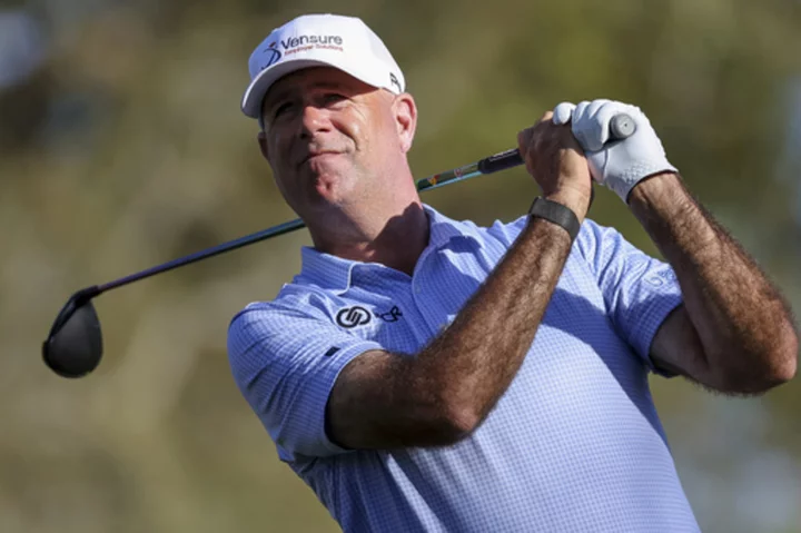 Cink contending in Champions debut, trails Harrington by 4 at Senior PGA