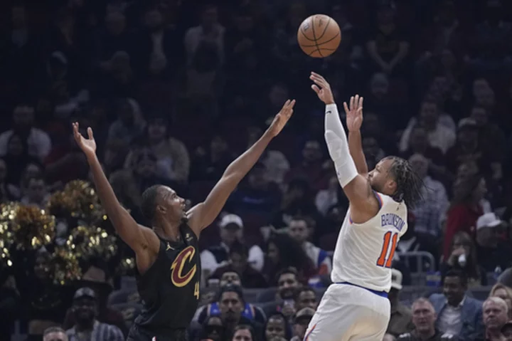 Julius Randle and Jalen Brunson score 19 points apiece as the Knicks beat the Cavaliers 109-91