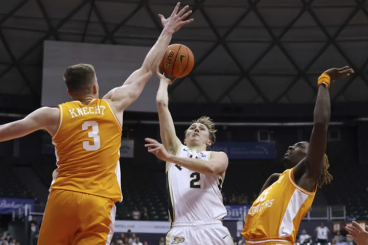 Loyer scores 27, Purdue pulls away late to beat Tennessee 71-67 in Maui Invitational