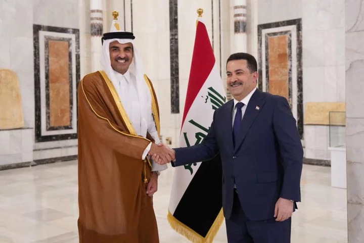 Qatar emir in Baghdad, MOUs on energy, investment signed -statement