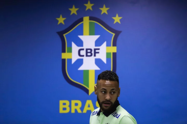 Brazilians split about Neymar breaking Pelé's goal-scoring record