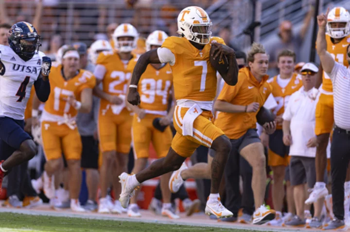 No. 21 Tennessee seeks revenge against South Carolina and neither team wants 2 SEC losses