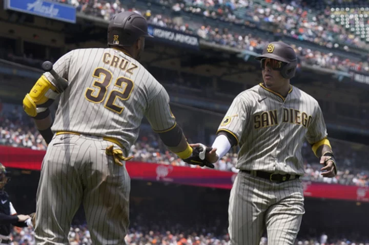 Machado and Sánchez hit 3-run homers, Padres' 10-0 win stops Giants' 10-game streak