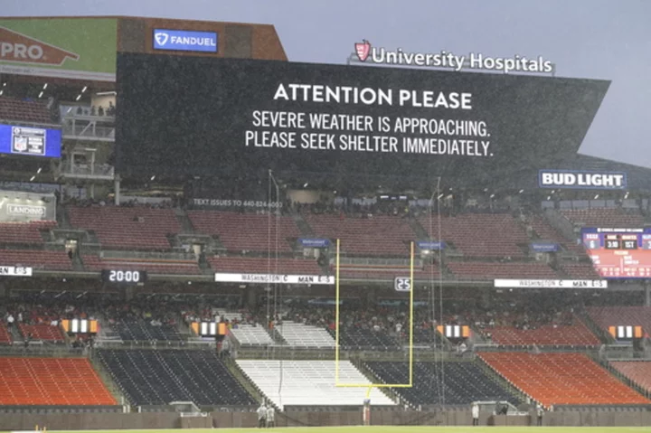 Storm delays opening kickoff between the Washington Commanders and Cleveland Browns