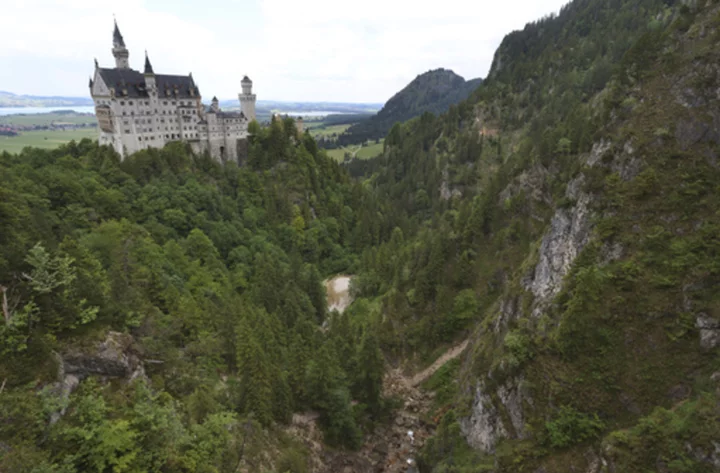 American man indicted on murder charges over an attack on 2 US tourists near a German castle