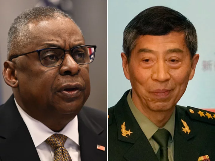 US Defense Secretary spoke 'briefly' with his Chinese counterpart in Singapore