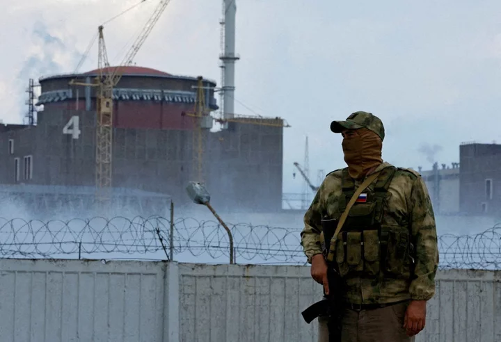 Ukraine war - live: Kyiv ‘strikes power substation in Russia’ as Putin meets ‘Grey Hair’ commander