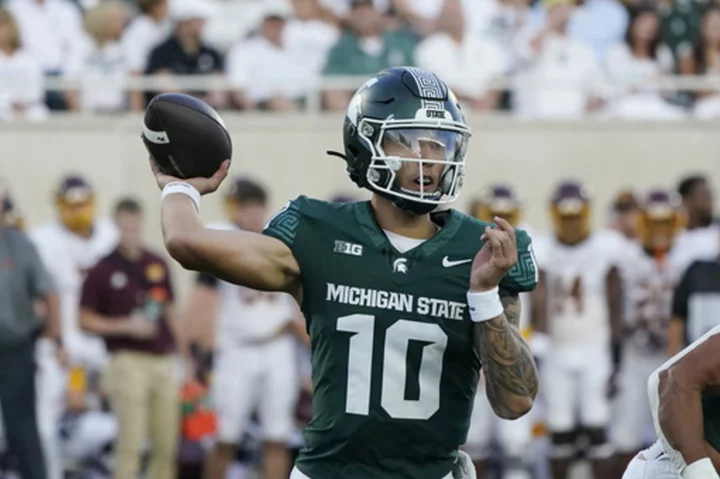 Kim leads Michigan State to 31-7 win over Central Michigan