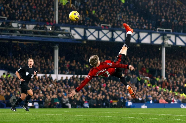 Everton vs Manchester United LIVE: Premier League latest updates as Garnacho scores stunning overhead kick