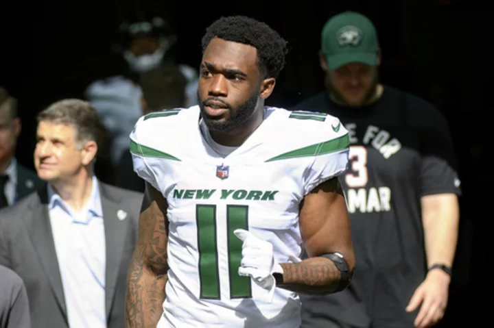 Jets send wide receiver Denzel Mims to the Lions in a trade that includes 2025 draft picks