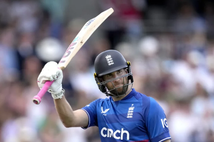 Dawid Malan hits 127 in England's 311-9 in the final ODI against New Zealand