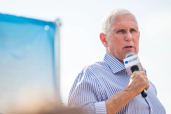 Mike Pence is heckled as a ‘traitor’ by Trump supporter at Iowa State Fair