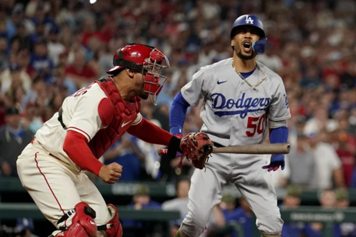 Gorman's 8th-inning HR powers Cardinals past Dodgers 6-5, out of cellar