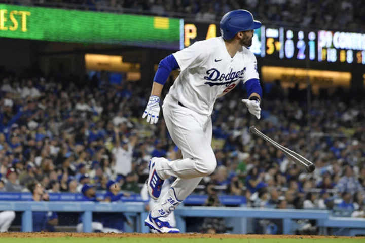 Martinez and Peralta homer back-to-back, helping Dodgers rally to beat Pirates 6-4