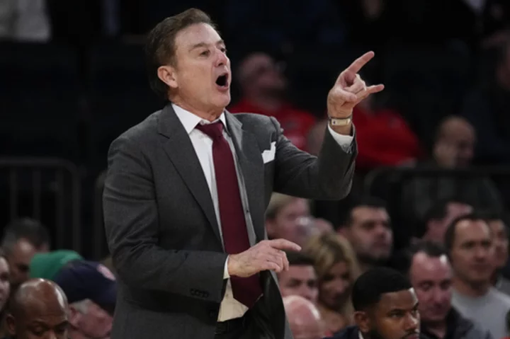 Pitino returns to big-time college hoops under MSG spotlight with challenge ahead at St. John's