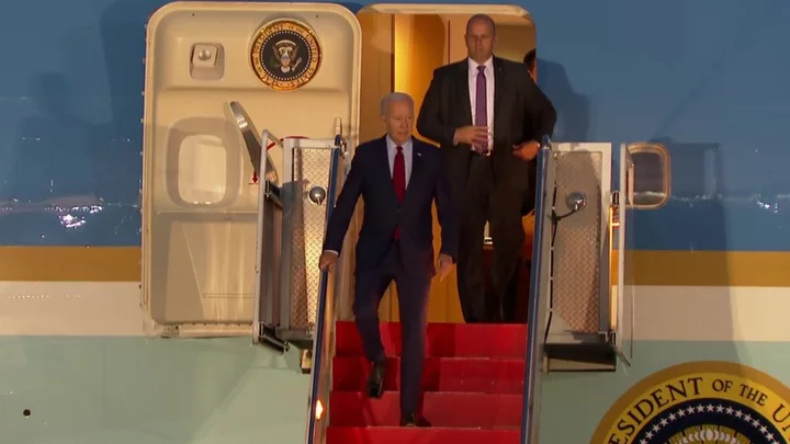 Joe Biden lands in UK to meet Sunak amid concern over Ukraine cluster bombs