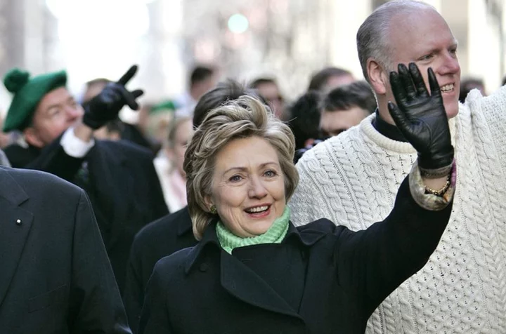 Hillary Clinton returns to the White House for arts ceremony