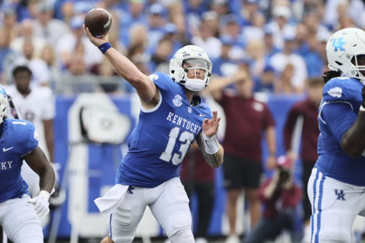 Devin Leary throws for 4 TDs and Kentucky rallies twice to outlast Eastern Kentucky 28-17