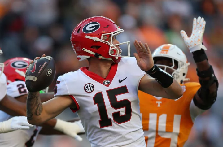 Georgia fans dance on Tennessee after another blowout win for Dawgs