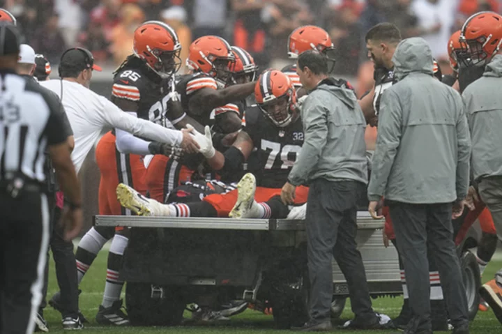 Browns tackle Jack Conklin lost for the season with knee injury sustained in opener, AP source says