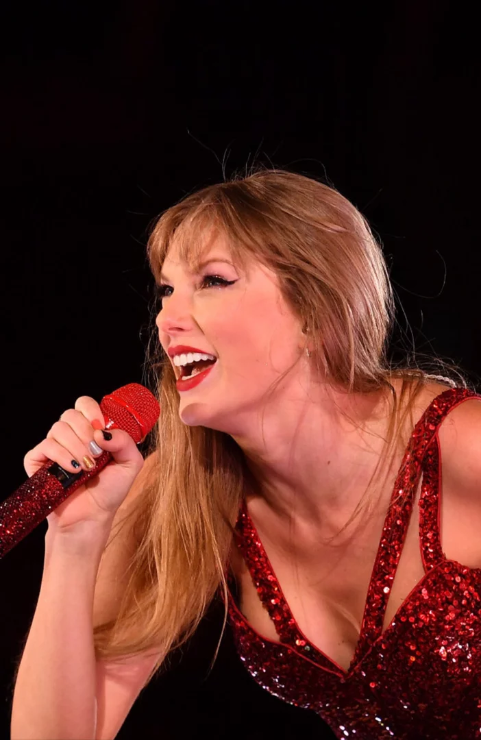 Taylor Swift thanks touring family as 2023 Eras shows come to an end