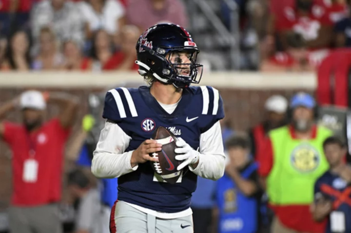 Dart runs for 2 TDs, throws for a third, as No. 17 Ole Miss pulls away to beat Georgia Tech 48-23