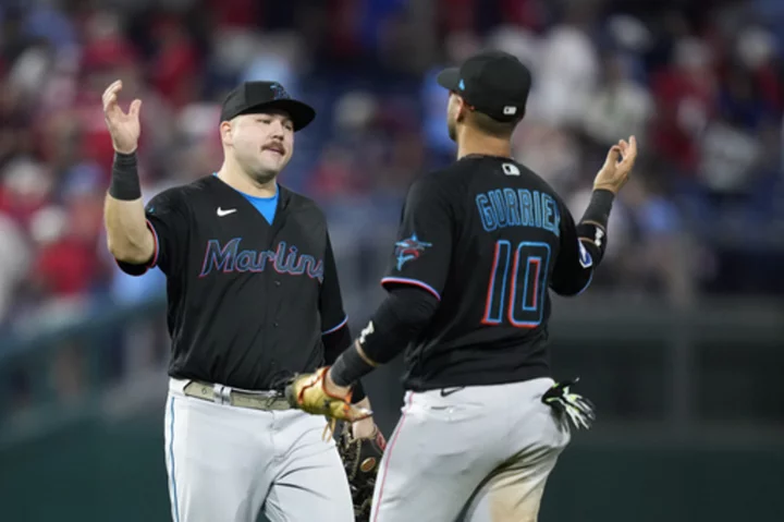 Stallings, Sánchez homer in Marlins' 3-2 victory over Phillies