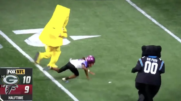 Cheese Mascot Brutally Stiff-Arms Child During Halftime of Packers-Falcons