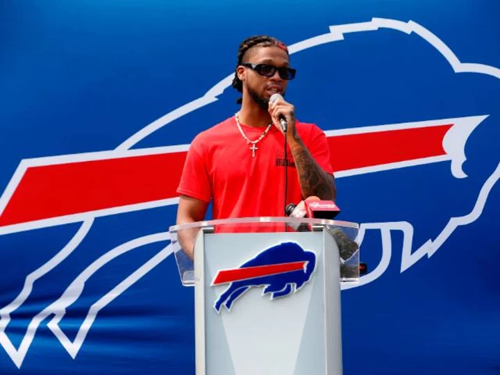 Wearing a helmet, Damar Hamlin participates in full Buffalo Bills practice