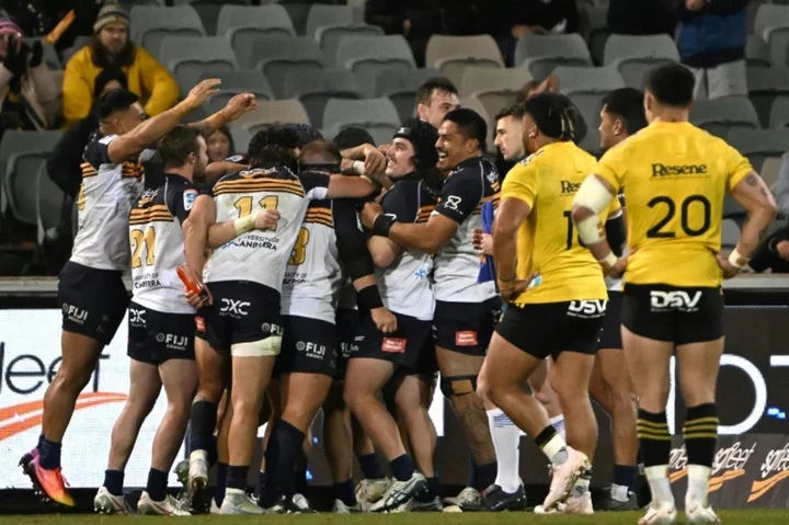 Brumbies vow to 'throw kitchen sink' at Chiefs in Super Rugby semi