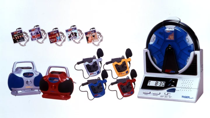 One Minute of Music: Remembering the HitClips Fad of the Early 2000s