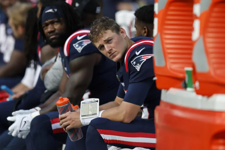 Mac Jones will remain Patriots' starting QB this week against Raiders, Bill Belichick says