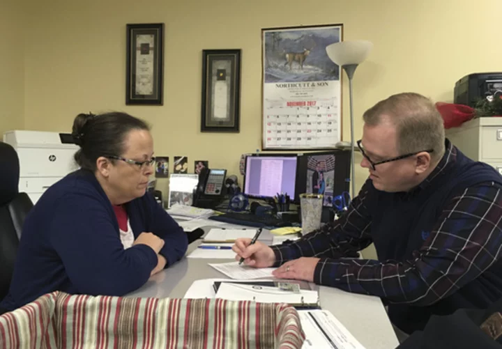 Jury awards $100,000 to Kentucky couple denied marriage license by ex-County Clerk Kim Davis