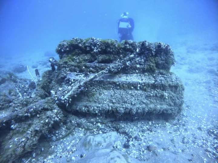 Historians race to find Great Lakes shipwrecks before quagga mussels destroy the sites